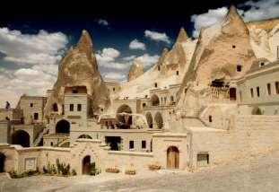 Cappadocia con arrivo in serata. Sistemazione in Hotel 4* nelle camere riservate, cena e pernottamento. 5 GIORNO: 23 MAGGIO 2019 CAPPADOCIA Pensione completa.