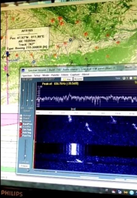 A sinistra vediamo ĺ immagine presa dal video del qso a 10Ghz tra IK3GHY e DL6NCI, come si può notare durante la ricezione sono presenti 4 tracce 2 più intense divute alla riflesione su AP appena