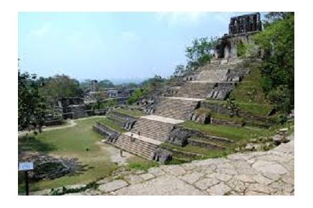Palenque costituisce l'apogeo architettonico dell'impero occidentale dei Maya e la sua intatta bellezza è stata confrontata con quella