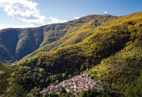 Accoglienza, residenza, integrazione sociale + 2 azioni trasversali: E. Valorizzazione/promozione del territorio F.