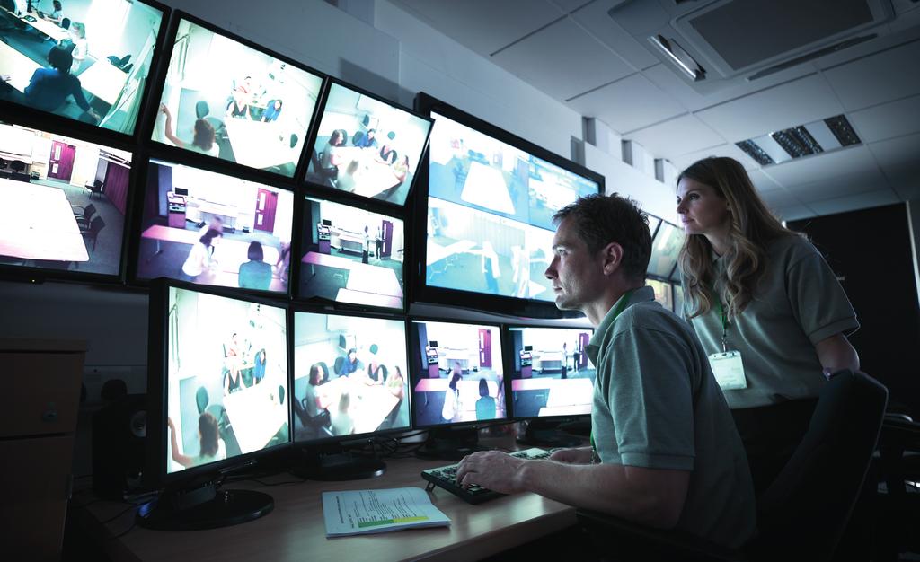 Milestone CARE Elite Milestone Care Elite è adatto alle organizzazioni che utilizzano impianti di videosorveglianza mission-critical, come ad esempio stazioni di monitoraggio centralizzato e agenzie