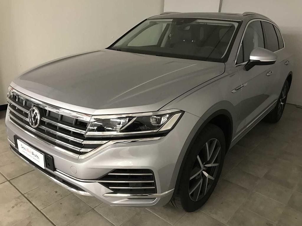 Volkswagen Touareg 3ª serie 3.0 TDI 286 CV Advanced Touareg 3ª serie Immatricolazione: 6/ 2018 KM: 3500 Colore: metallizzato Carrozzeria: Fuoristrada Cilindrata: 2967 Prezzo: 64.