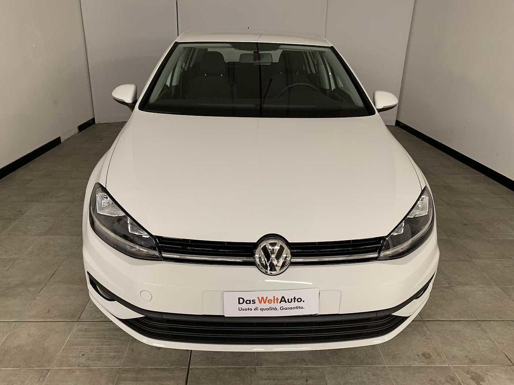 Volkswagen Golf VII 1.6 TDI 90 CV 5p. Trendline BlueMotion Technology Golf 7ª serie Immatricolazione: 3/ 2018 KM: 30 Colore: pastello Carrozzeria: Berlina Cilindrata: 1598 Prezzo: 18.