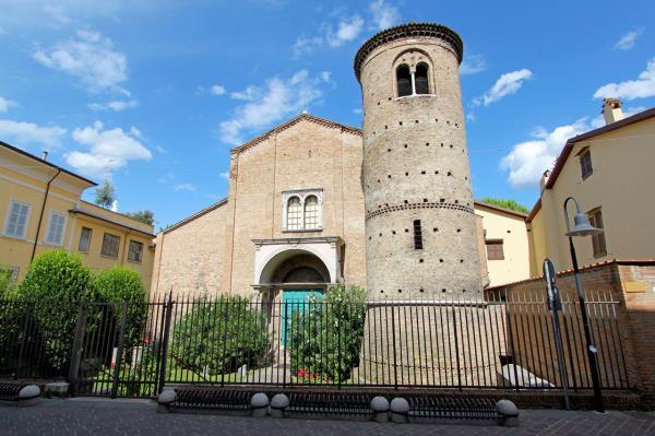 Chiesa di Sant Agata Maggiore Una delle chiese più antiche della città, costruita nel V secolo sotto il vescovato di Pietro II.