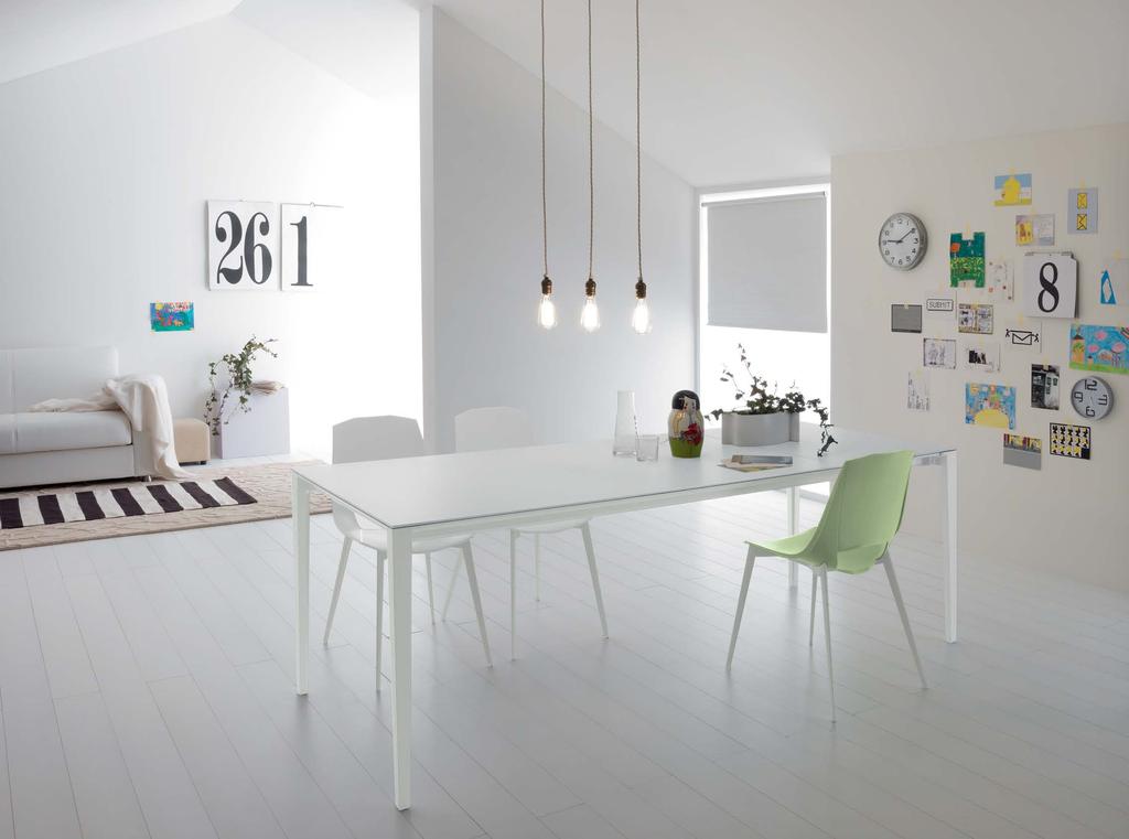 Sedia Eva 1 Struttura verniciata Bianco Opaco 07 Seduta in polipropilene bianco E1 Seduta in polipropilene verde ED Matt White 06 painted structure White Polypropylene E1 seat Green