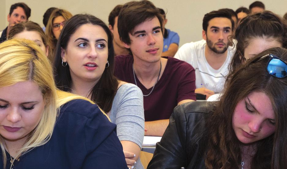 IL CORSO IN BREVE Il Corso di laurea magistrale in Giurisprudenza nella sede di Rovigo si articola in un percorso di cinque anni, per un totale di trecento crediti e trentadue esami.