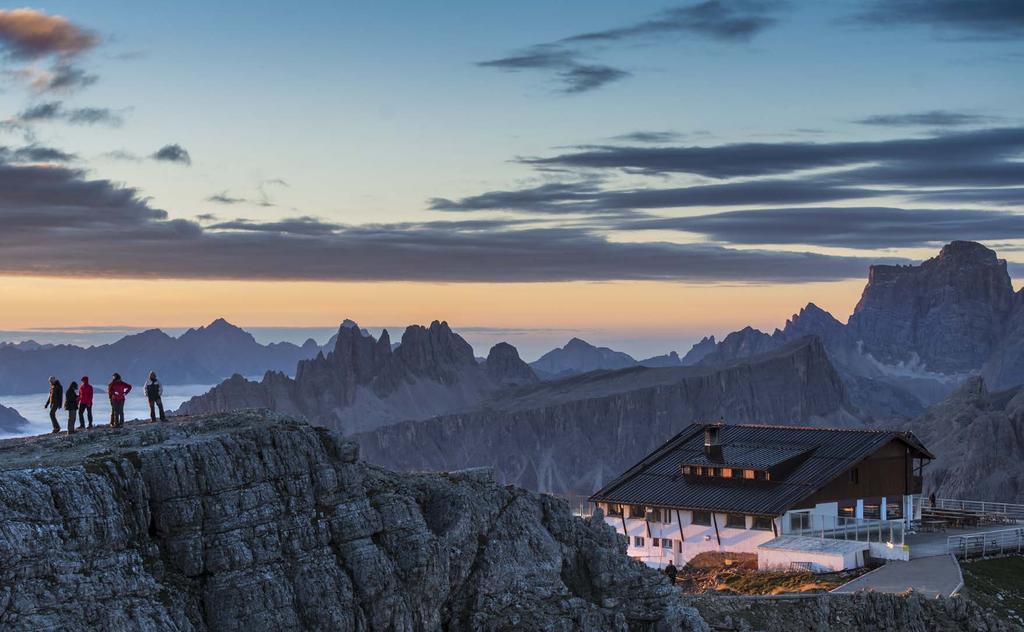 RIFUGIO Ristorazione e ospitalità È il rifugio a quota più elevata e il più capiente di Cortina d