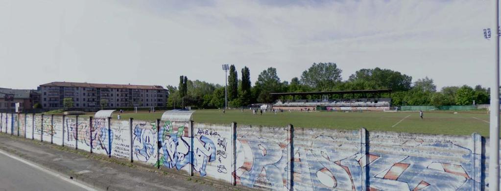 944 mq note: Campo da calcio comunale con pista di atletica,