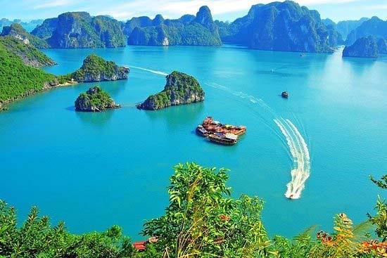 VIETNAM PERLE DI VIETNAM Ho Chi Minh Ben Tre Cu Chi Hue Hoi An Danang Hanoi Halong Bay Partenze garantite la domenica con guida in italiano Maggio 12, Giugno 16, Luglio 14,28 Agosto 11,18,25