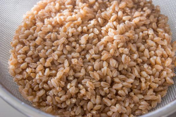 Cereale (famiglia delle graminacee, ricco di glutine) Alto contenuto proteico Ricco di ferro (combatte l