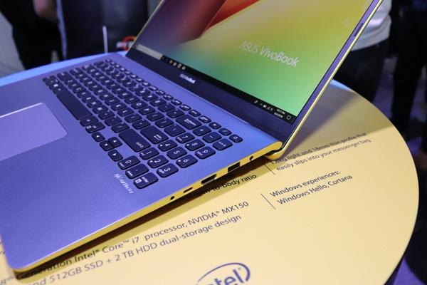 VivoBook NanoEdge rapporto display-corpo compatte. assolutamente estreme. Incredibilmente nel solo, Passando con NVIDIA doppia offre 1TB.