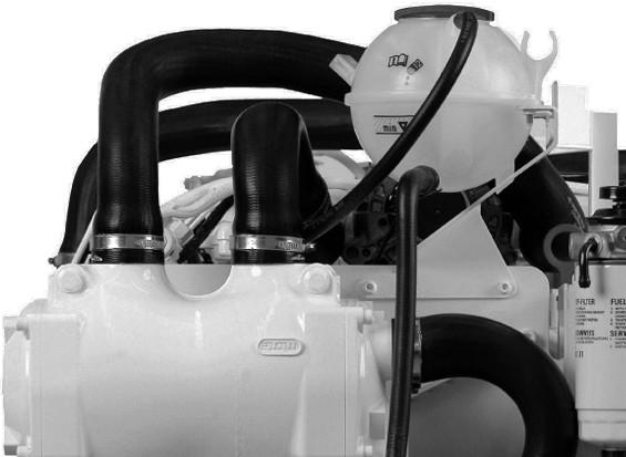 Sezione 4 - Mnutenzione Refrigernte del motore! ATTENZIONE Un perdit improvvis di pressione può cusre l'eollizione e l fuoriuscit del refrigernte, con conseguente rischio di grvi ustioni.