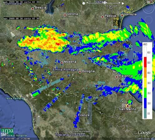 Mappe di riflettività del 30/08/2009 alle 02:30 UTC (a sinistra)e alle 03:45 UTC