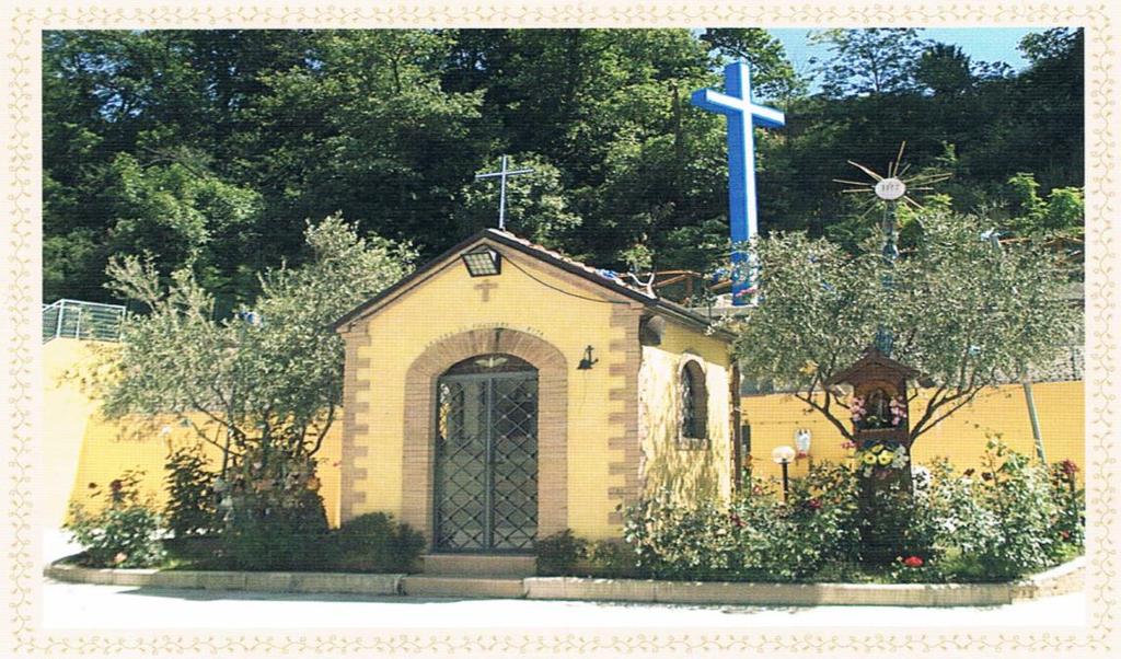 Cappellina richiesta da Santa Rita a Dionigia nell anno 2000 e costruita nel marzo 2003 Associazione Oasi della Pace di Santa Rita Via Aldo Moro, n. 2 loc.