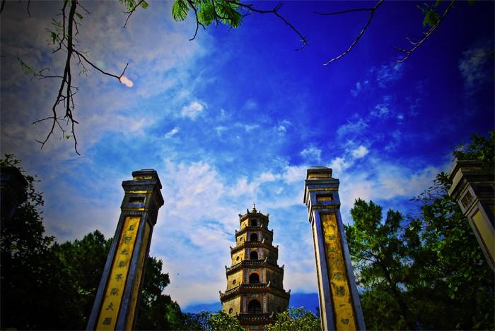 TREDICESIMO GIORNO Alla scoperta di Hue: visita della Cittadella Proibita e del Mausoleo di Khai Dinh.