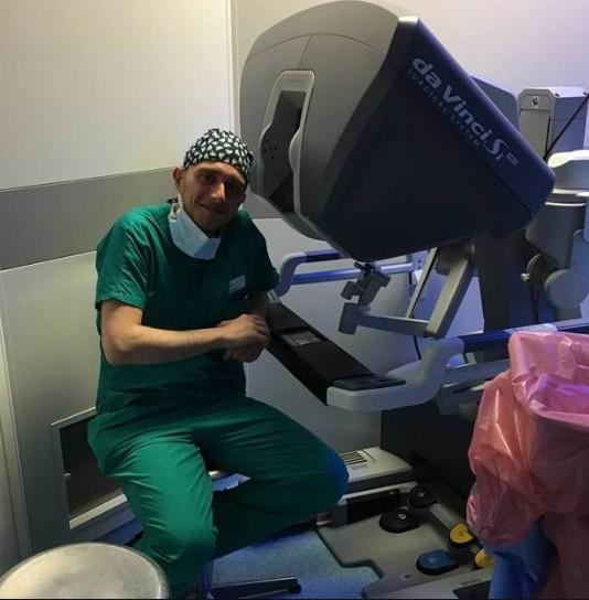 Dr Pier Andrea Della Camera Fellow of European Board of Urology (Febu) International College of Robotic Surgeons Dipoma Ircad, Universita' di Strasburgo Laparoscopia Urologica Diploma Eropean Basic