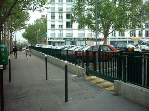 OGGETTO: Piastra sul lato dell avenue de la Porte de Vanves SCHEDATURA: S.