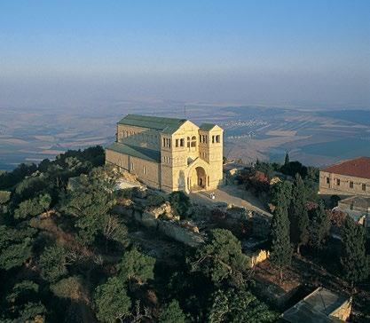 Il piccolo lembo di terra compreso tra il fiume Giordano ed il Mediterraneo che corrisponde allo stato di Israele può essere considerato a pieno titolo uno dei luoghi più sacri al mondo.