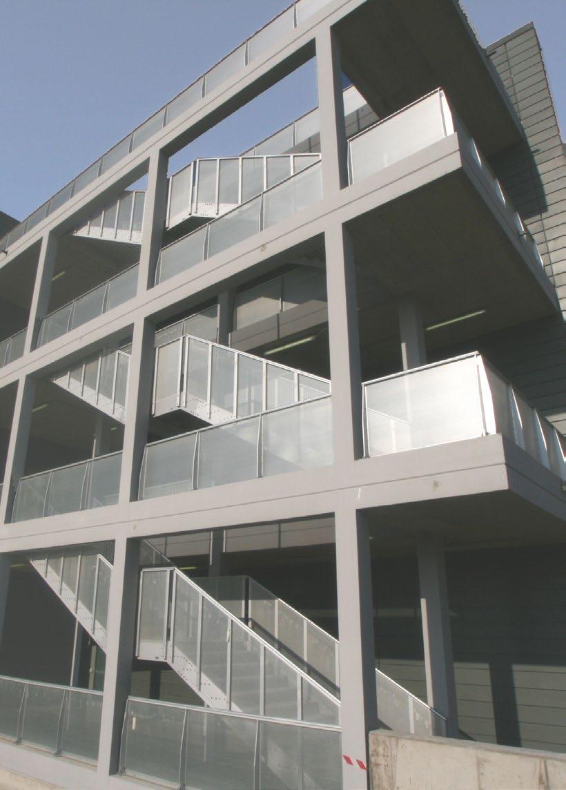 scale scale Aluscalae progetta e costruisce scale in alluminio, di diversa tipologia: - scale di sicurezza/antincendio - scale per esterni - scale per interni Progetti mirati e soluzioni