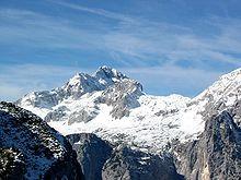 La Zona Alpina La zona alpina occupa la maggior parte del paese ed è composta: Dalle Alpi Giulie,dove si trova la cima più alta della Slovenia,il monte Tricorno.