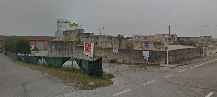 000 mq, è situato a Sud-Ovest del centro storico, a fianco dell ex jutificio, e delimitato a Nord dal Naviglio Adigetto e a Sud dalla linea ferroviaria.