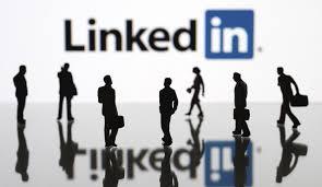 Storia ed evoluzione di Linkedin 2010: 90 milioni di iscritti e 10 uffici nel mondo Sbarco in borsa Guadagni in advertising