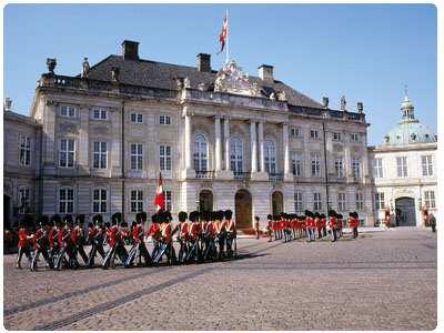 La residenza invernale della famiglia reale danese di Amalienborg è considerata una delle più grandi opere di