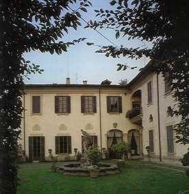Montevecchia, luogo Villa Vittadini, Villa Agnesi