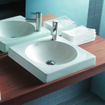 Ambiente bagno Servizi igienici sospesi e lavabo