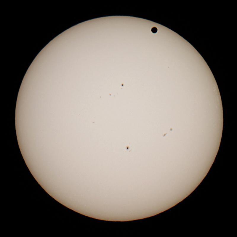 Un altro esempio di transito solare! Transito di Venere sul Sole del 6 giugno 2012.