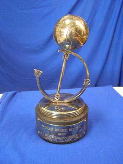 Il trofeo riservato al vincitore dell Olympic in singolo Stato Il successo fu grandissimo; 30.000 coppie nella prima edizione e il massimo di 45.000 distribuite in 70 nazioni nel 1934.