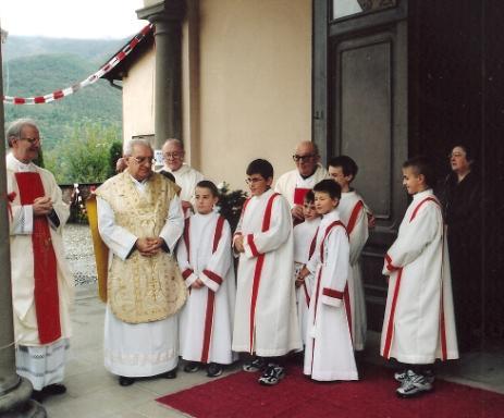 Vocazione sacerdotale mo. Infatti nel 1961 fu designato alla parrocchia del Duomo di Bergamo in qualità di rettore della chiesa di San Pancrazio, e nominato canonico della Cattedrale.