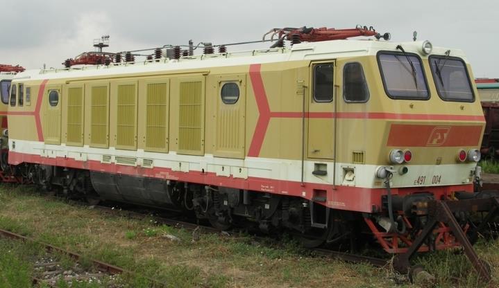 Locomotive elettriche Italiane a 25kV c.a. 50Hz 4 motori a corrente continua tipo MTC 783/43; Le prime locomotive costruite per circolare su linee ferroviarie alimentate a 25kV monofase sono state le E.