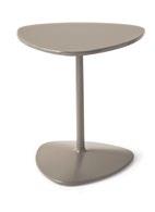 Tapered metal pedestal base with 2,5x2,5 cm - 1 x1 triple-ringed section, 2 mm - A thick.
