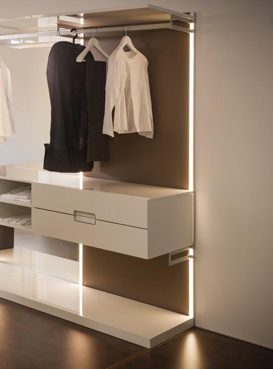 LA CABINA ARMADIO EVO È UNO SPAZIO FUNZIONALE E UNA SOLUZIONE DI ARREDO ELEGANTE PER LA TUA CASA EVO WARDROBE IS