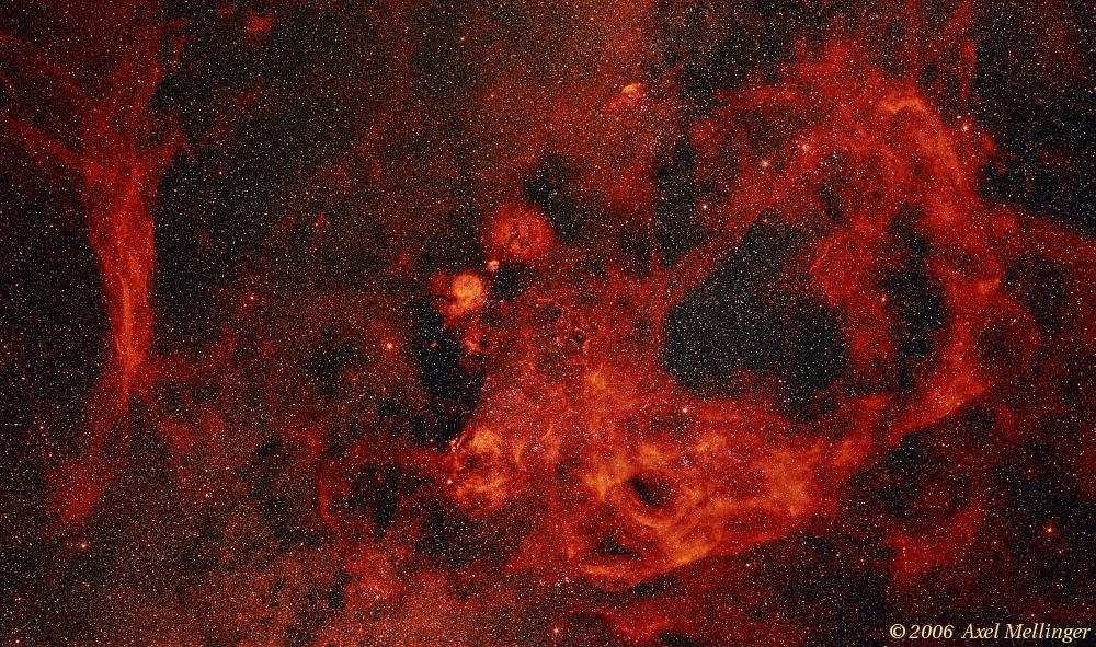 Nebulosa Gum 12 Difficile da osservare perché enorme (occupa 40 gradi nel cielo!). E centreta nella Vela.