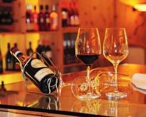 Trattenere e rilassare GOURMET & GASTRONOMIA La cantina vini, che merita senz altro una visita, propone un ampio assortimento di ricercati