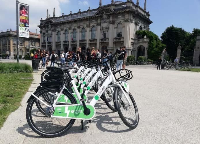 FOCUS: sperimentazione servizio di bike sharing ibrido 1 22 Per promuovere la mobilità dolce, il Politecnico ha collaborato con una