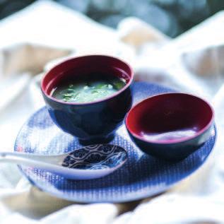 Zuppa ZUPPA DI MISO Miso soup OCHAZUKE Riso in brodo con pesce teppanyaki