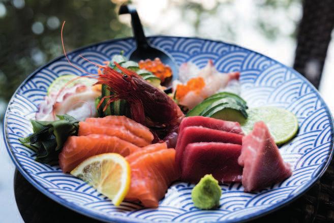 Sashimi Pesce crudo tagliato a fette SHIME SABA - Sgombro / Makarel - 5 pezzi MAGURO SHAKE - Tonno, Salmone / Tuna, Salmon - 5