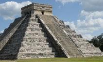 Nazionale, sede della presidenza della Repubblica. All interno dello stesso si potranno ammirare gli affreschi del famoso pittore Diego Rivera detti murales ; visita panoramica del Templo Mayor.