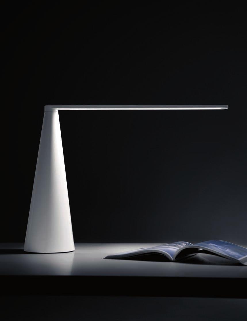 elica brian sironi, 2009 Lampada da tavolo a luce diretta orientabile, struttura in alluminio verniciato nel colore