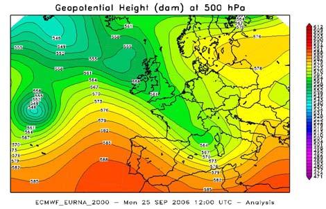 La media mensile del geopotenziale in quota ha come elemento fondamentale un promontorio di alta pressione di origine nordafricana che si spinge sul Mediterraneo centrale e sulla penisola italiana,