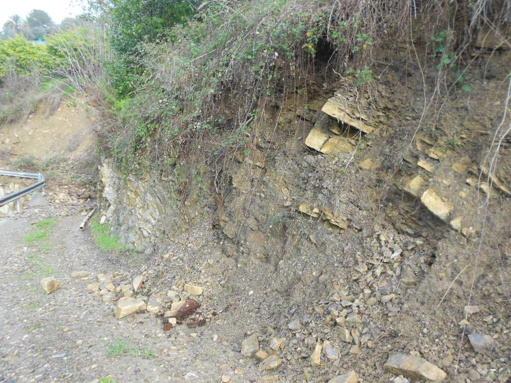 Affioramenti rocciosi lungo la pista