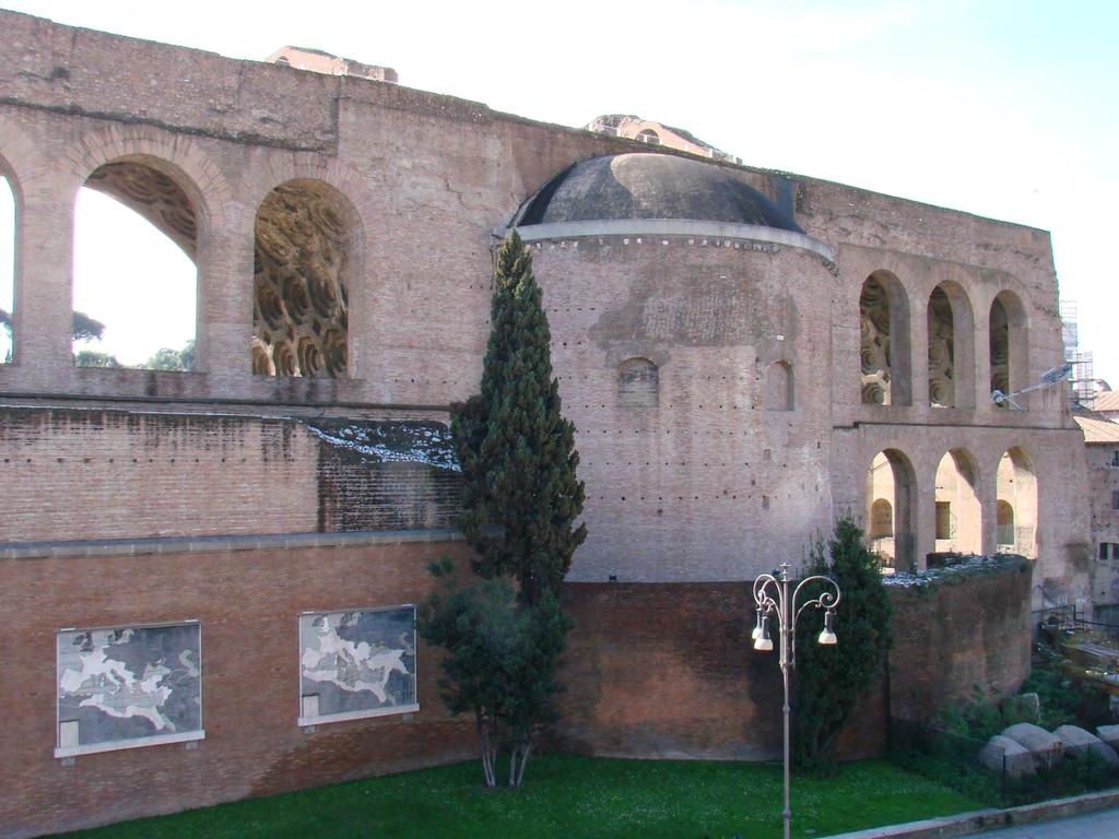 Basilica di Massenzio Funi