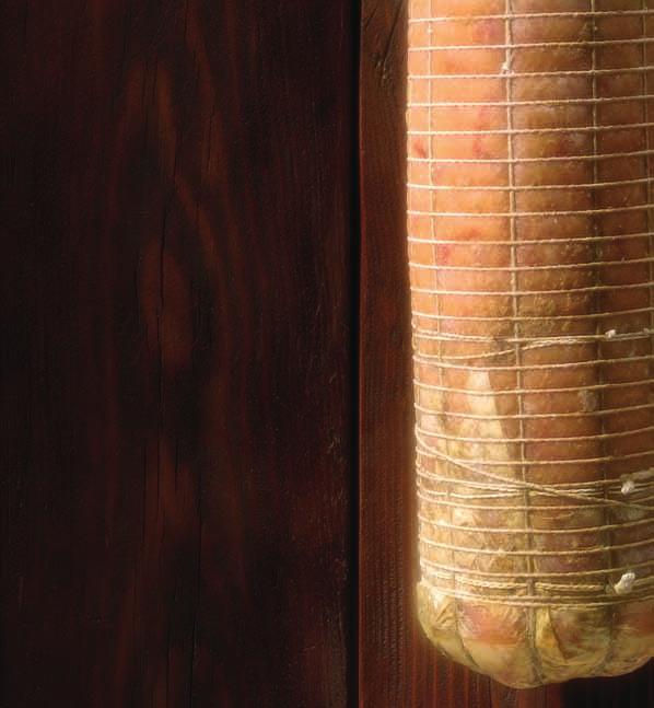 Pancetta Campagnola Composizione: carne di suino, sale, spezie, aromi naturali. Tracciabilità: riportata sul documento di trasporto come sull etichetta. Salagione: manuale. Stagionatura: 6/8 mesi.