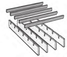 Le barre trasversali, realizzate in tondi o in quadri ritorti e ugualmente disposte parallelamente fra loro, svolgono le funzioni di distanziare e collegare i piatti