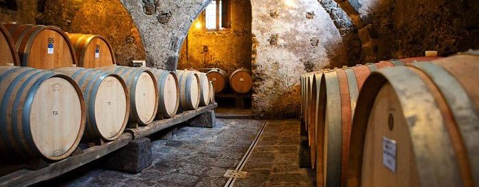 APERITIVO O CENA NELLE CANTINE DELL ETNA Nella splendida cornice di