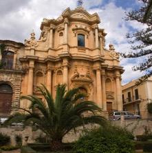 centro storico di Noto, capitale del barocco siciliano, lungo