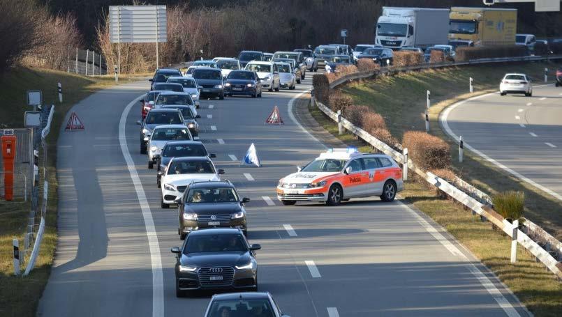 critiche (panne o incidente sulla A2) Da una parte intensificando la presenza preventiva e repressiva